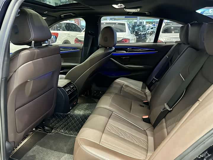 Фото 9 - BMW 5 Series