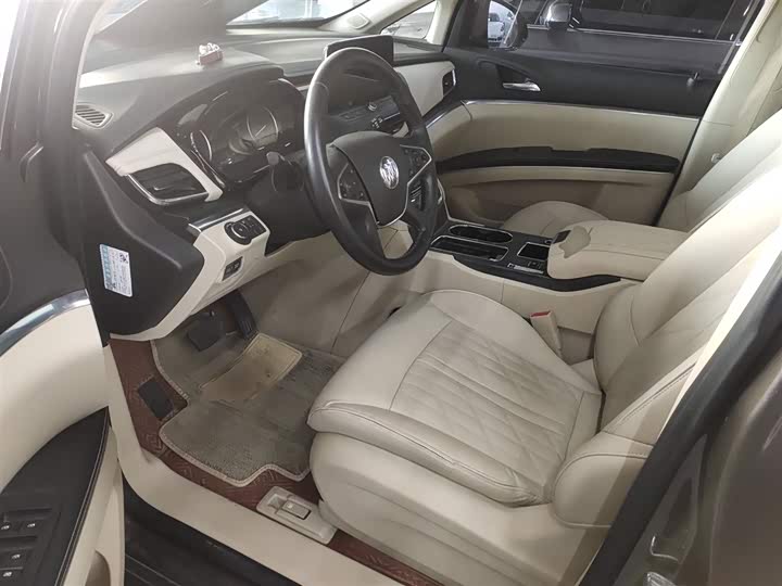 Фото 22 - Buick GL8 ES