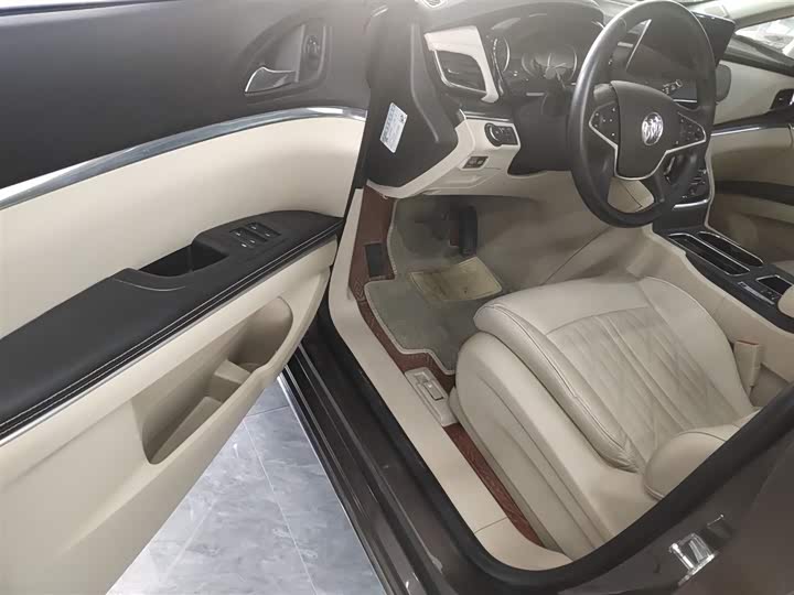 Фото 23 - Buick GL8 ES