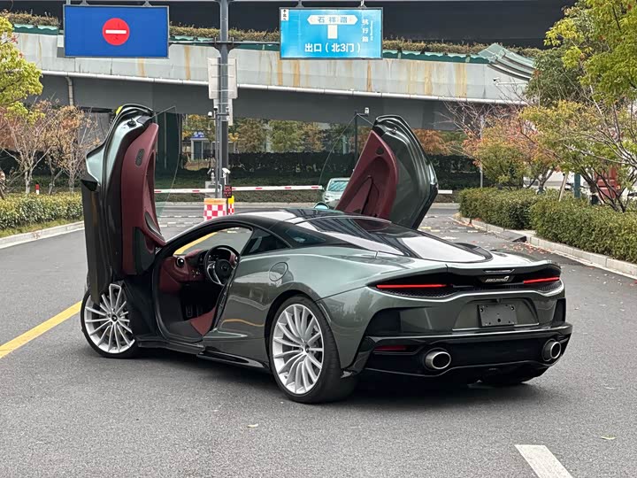 Фото 11 - McLaren GT