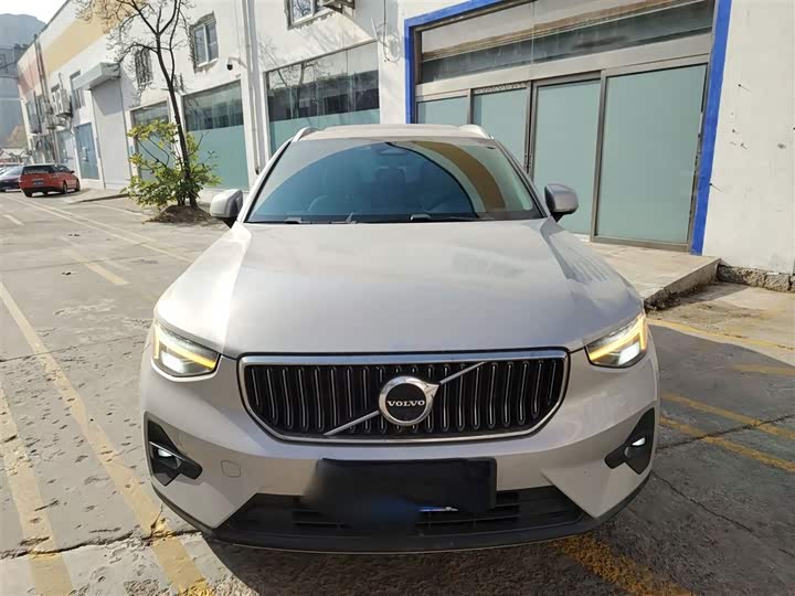 Фото 3 - Volvo XC40