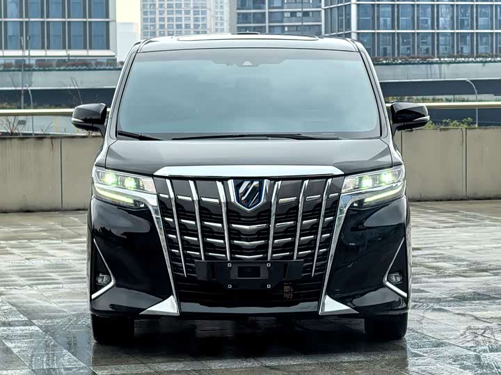 Фото 2 - Toyota Alphard