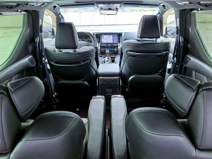 Фото 23 - Toyota Alphard