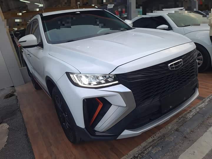 Фото 4 - Geely Atlas