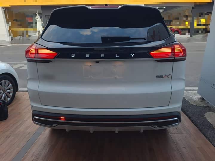 Фото 6 - Geely Atlas