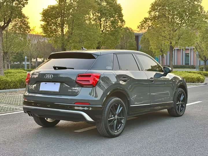 Фото 7 - Audi Q2L