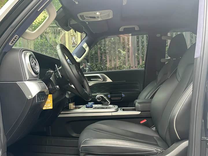 Фото 4 - Tank 300