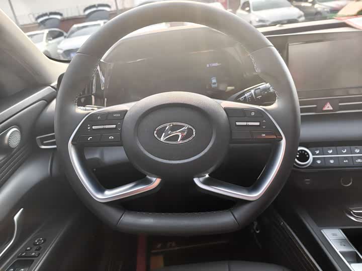 Фото 6 - Hyundai Elantra N line