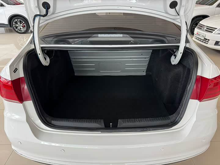 Фото 9 - Volkswagen Santana