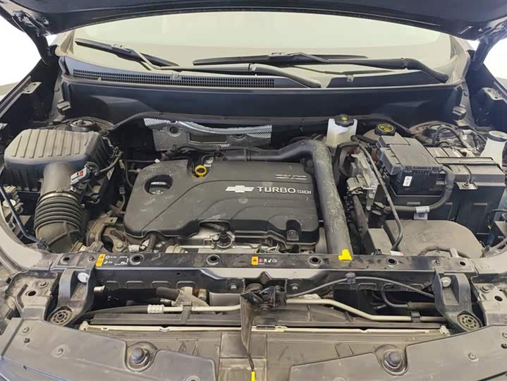 Фото 10 - Chevrolet Equinox