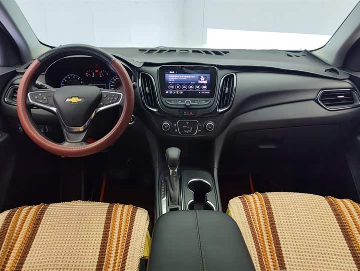 Фото 12 - Chevrolet Equinox