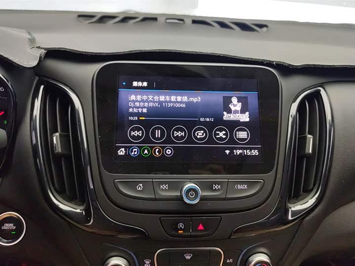 Фото 13 - Chevrolet Equinox