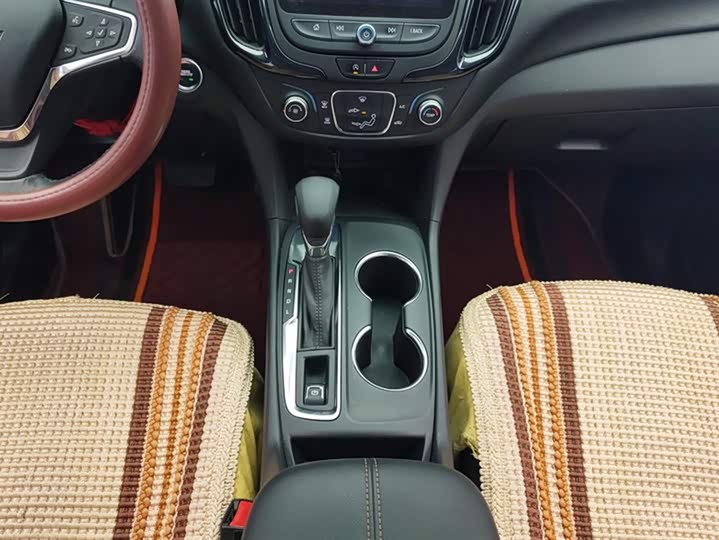 Фото 16 - Chevrolet Equinox