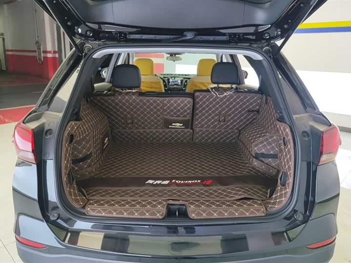 Фото 4 - Chevrolet Equinox