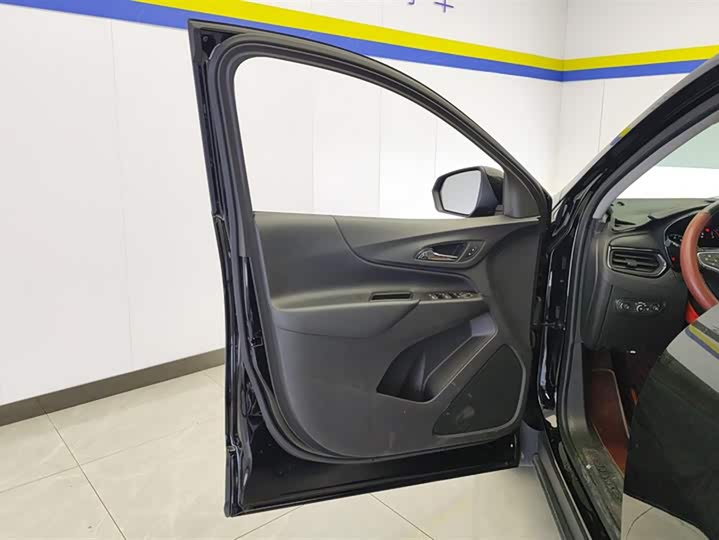 Фото 7 - Chevrolet Equinox