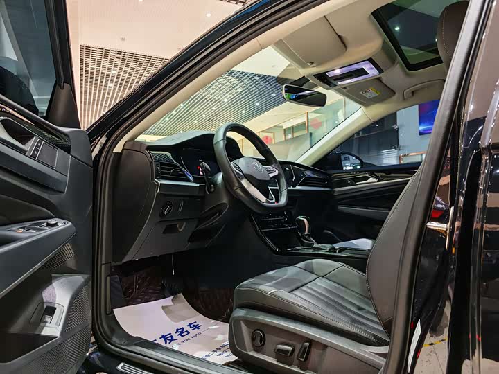 Фото 4 - Volkswagen Passat