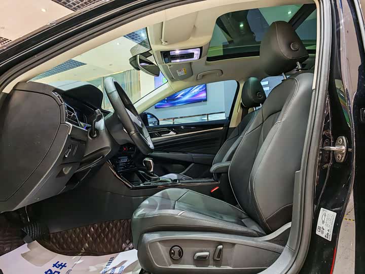 Фото 5 - Volkswagen Passat