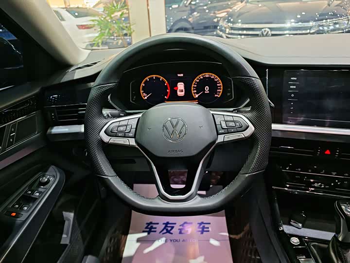 Фото 9 - Volkswagen Passat