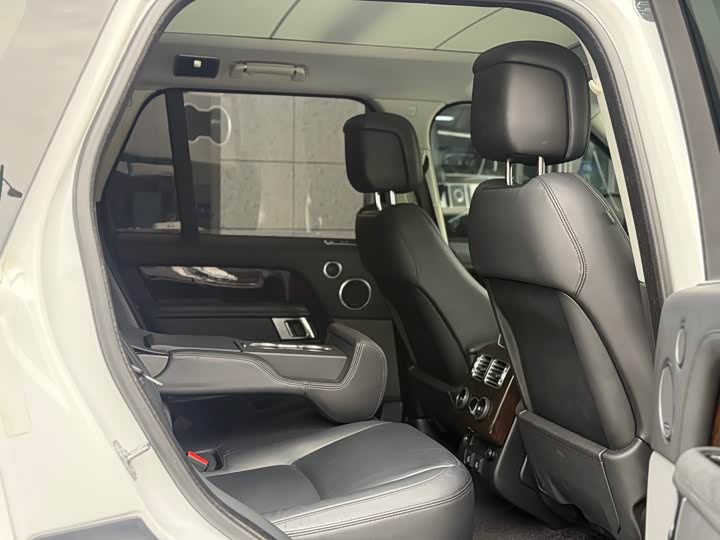 Фото 11 - Land Rover Range Rover