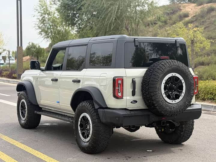 Фото 4 - Ford Bronco