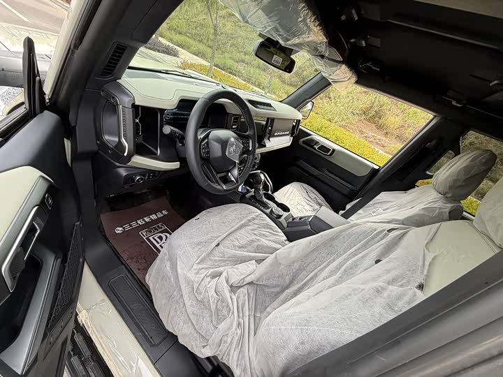 Фото 6 - Ford Bronco