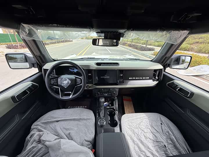 Фото 9 - Ford Bronco