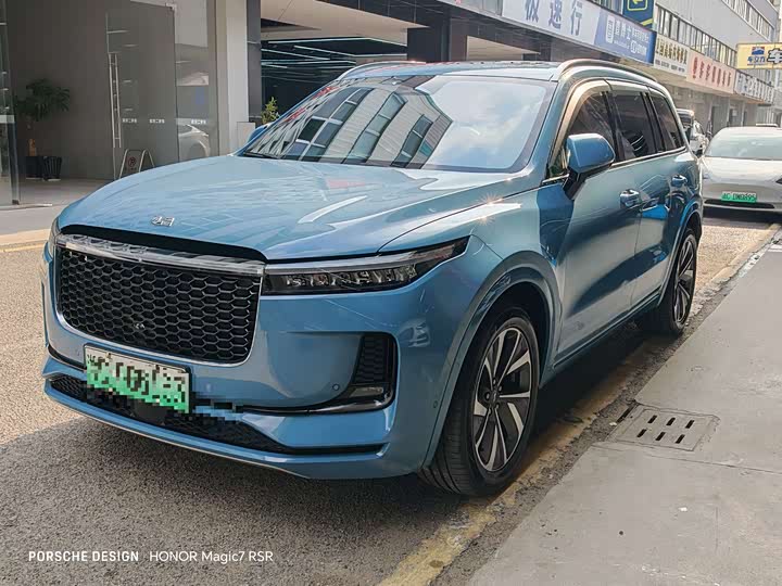 Фото 1 - LiXiang One