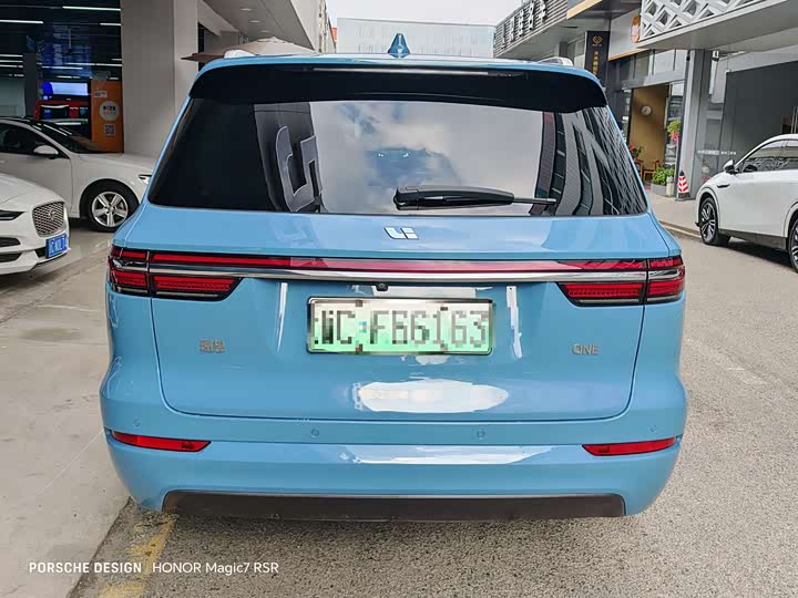 Фото 12 - LiXiang One