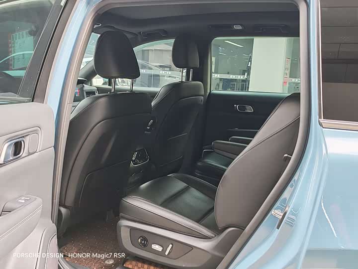 Фото 5 - LiXiang One