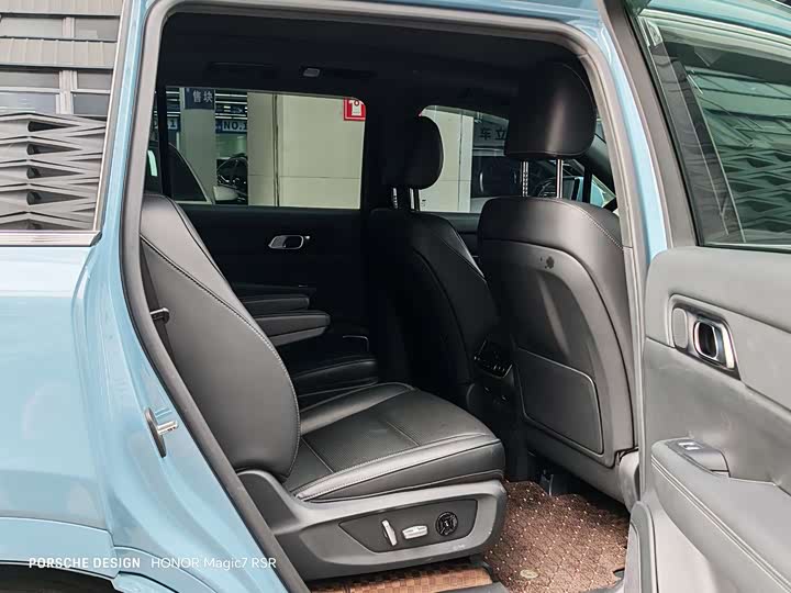 Фото 8 - LiXiang One