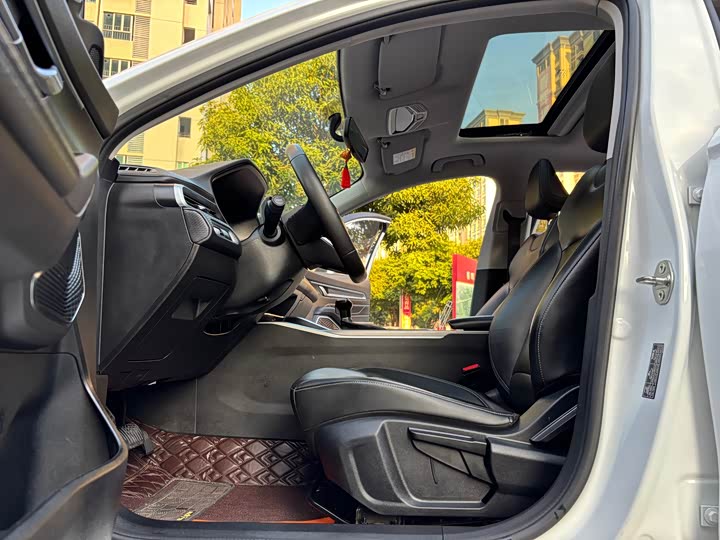 Фото 10 - Geely Emgrand