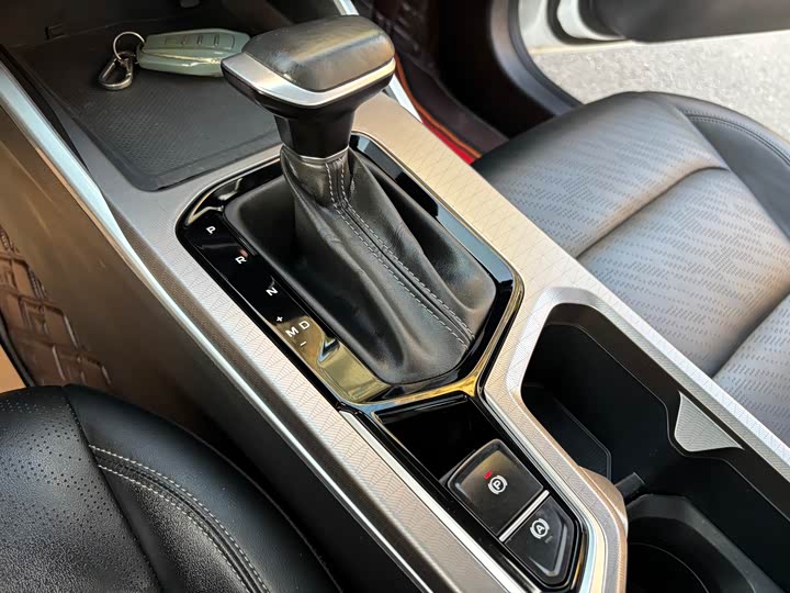 Фото 14 - Geely Emgrand