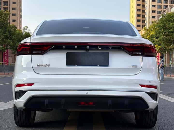 Фото 5 - Geely Emgrand