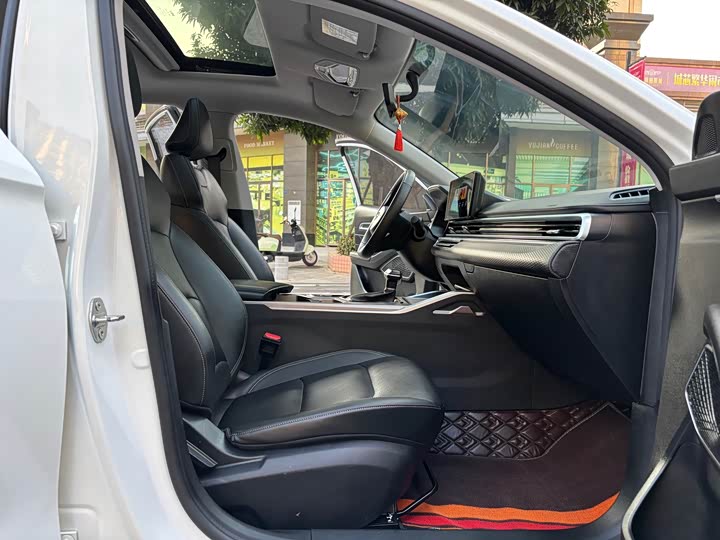 Фото 7 - Geely Emgrand