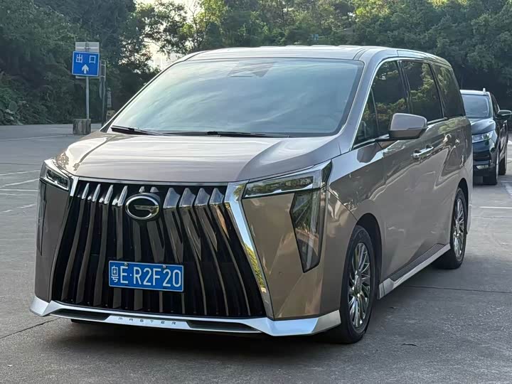 Фото 1 - GAC Trumpchi M8