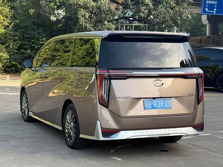 Фото 12 - GAC Trumpchi M8