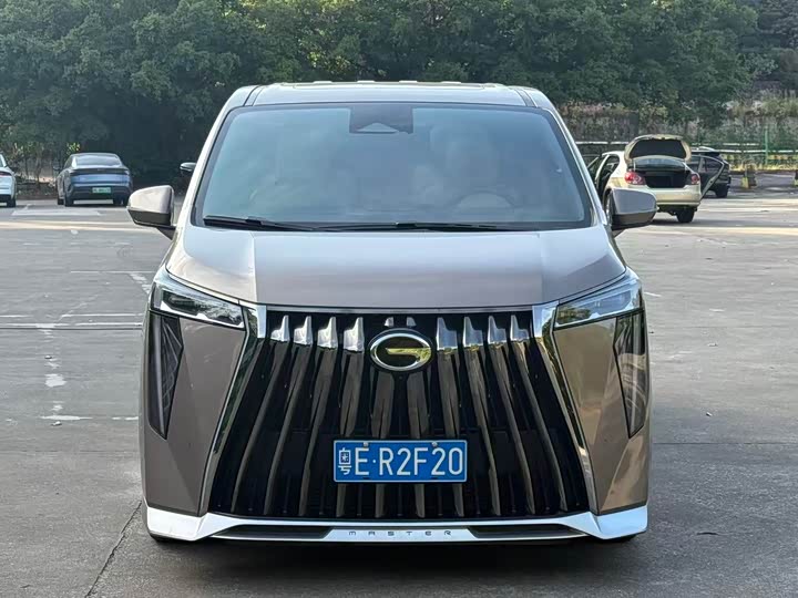 Фото 2 - GAC Trumpchi M8