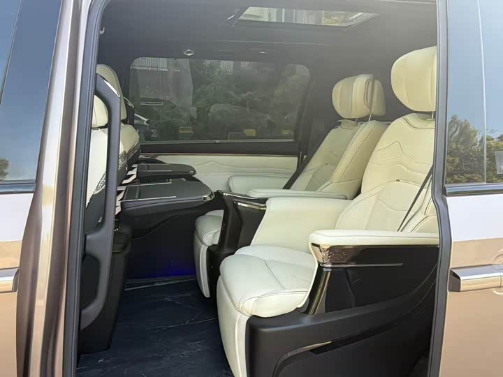 Фото 7 - GAC Trumpchi M8