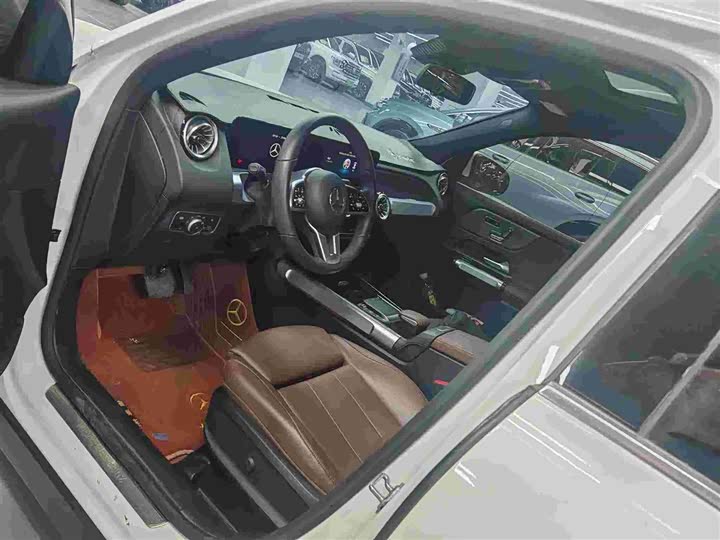 Фото 5 - Mercedes-Benz GLB-Class