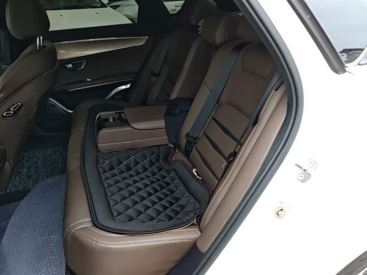 Фото 15 - BYD Han