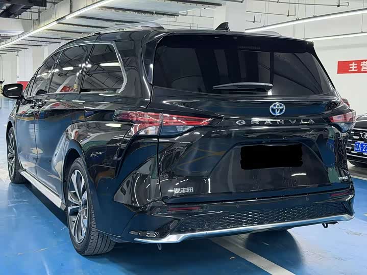 Фото 7 - Toyota Granvia