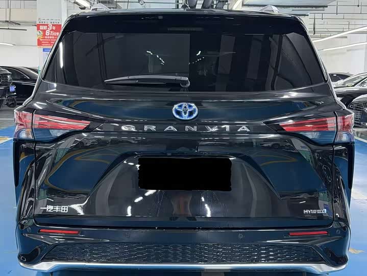 Фото 8 - Toyota Granvia