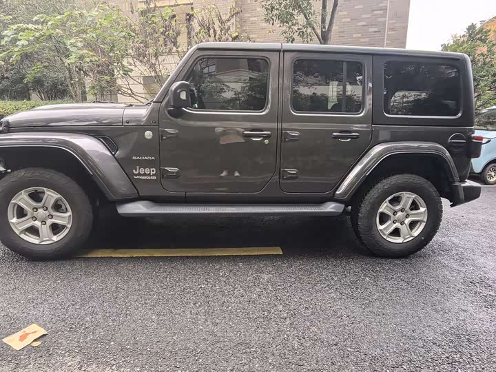 Фото 15 - Jeep Wrangler