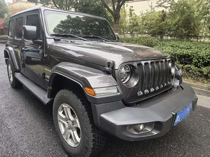 Фото 2 - Jeep Wrangler