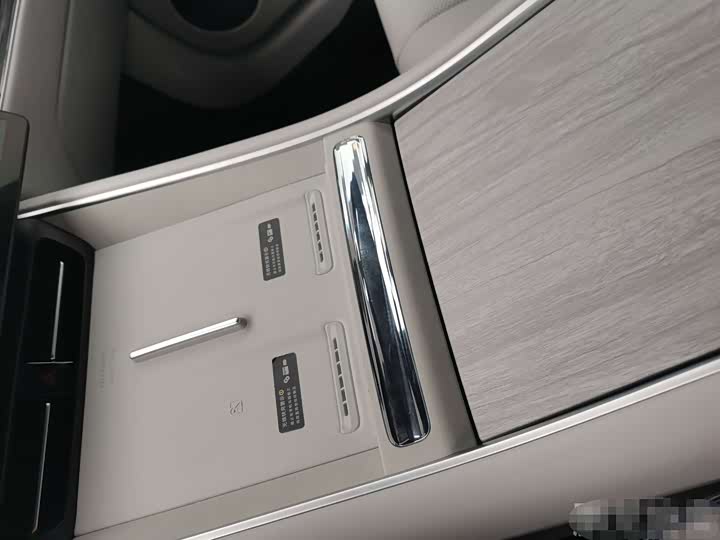 Фото 2 - Luxeed S7