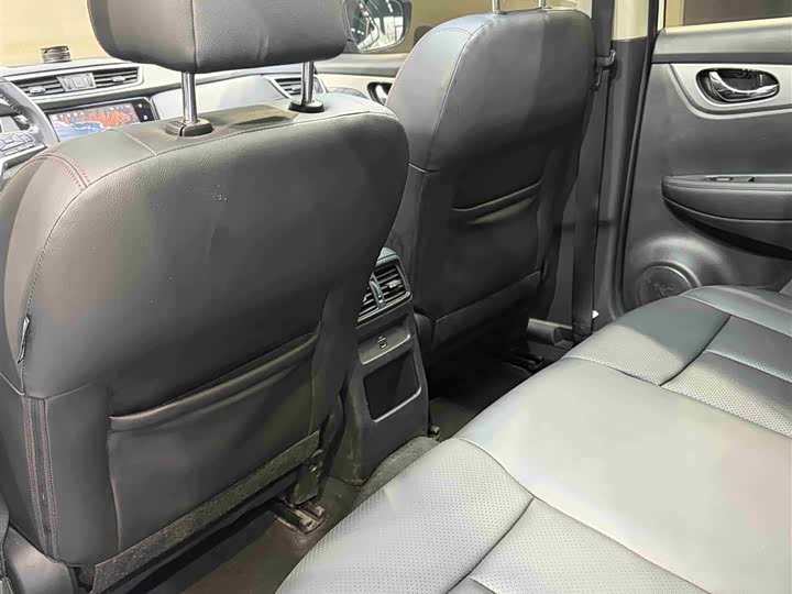 Фото 9 - Nissan Qashqai