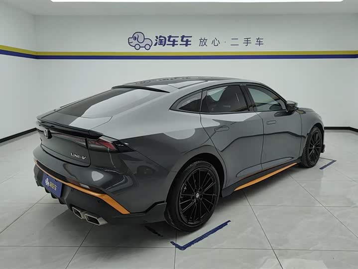 Фото 3 - Changan UNI-V