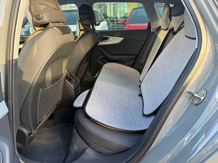 Фото 13 - Audi A4