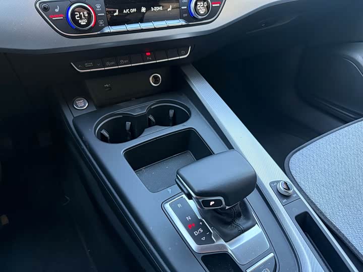 Фото 18 - Audi A4