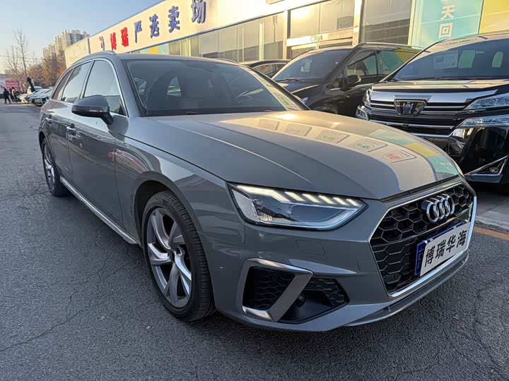 Фото 3 - Audi A4